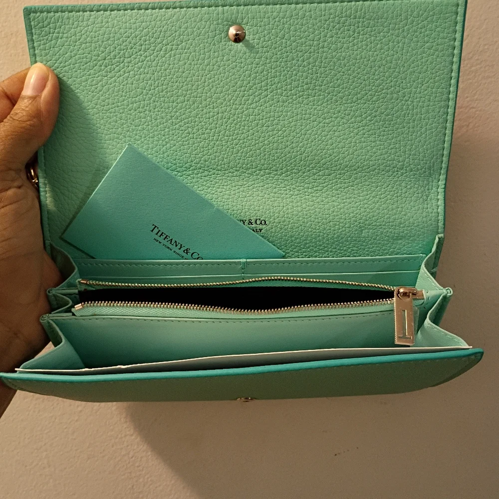 Tiffany & Co. NWOT, Women's, Continental Wallet, Snap Closure, Color Turquoise - Picture 10 of 16